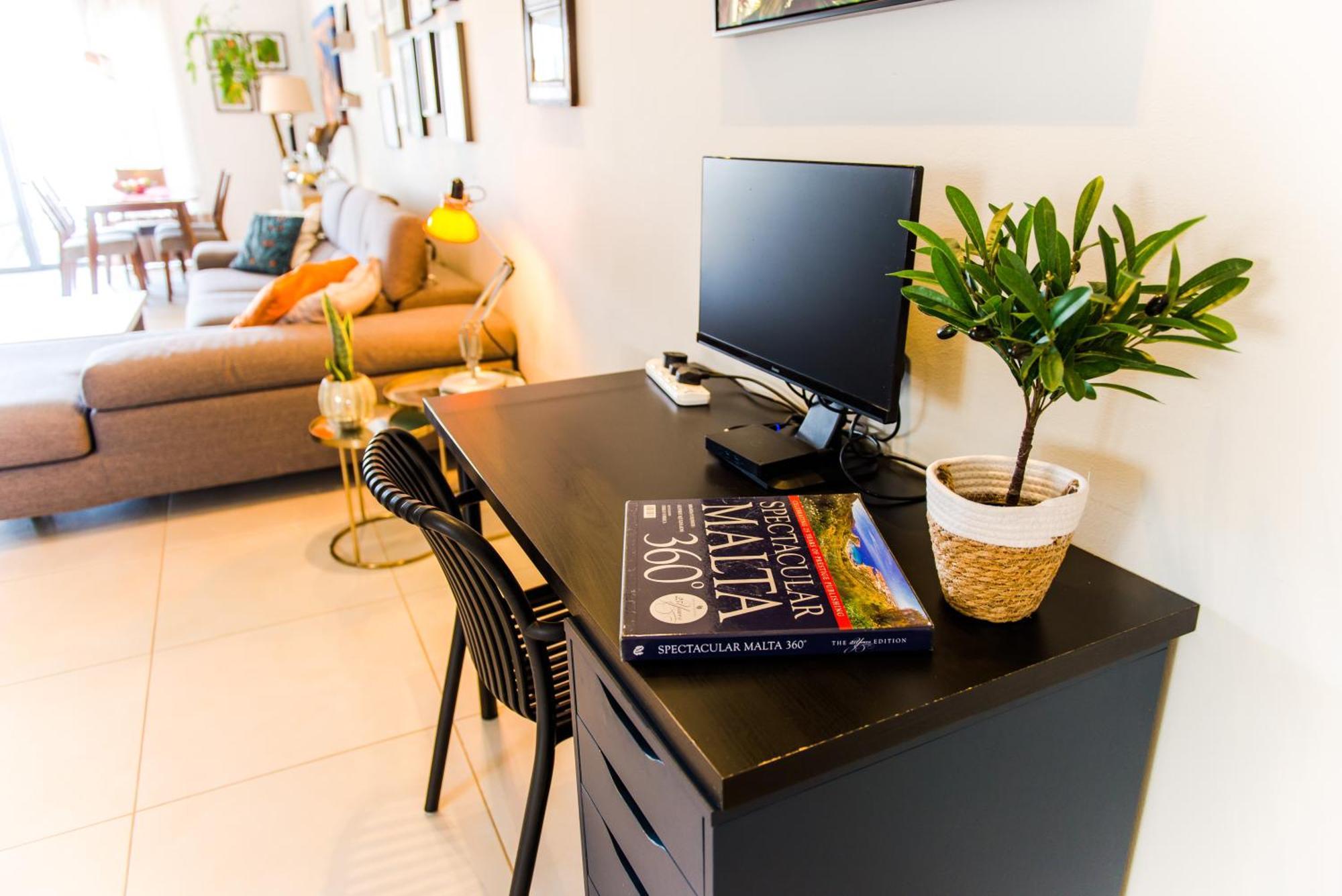 Mediterranean Abode - Spacious Apartment In Swieqi Is-Swieqi Екстериор снимка