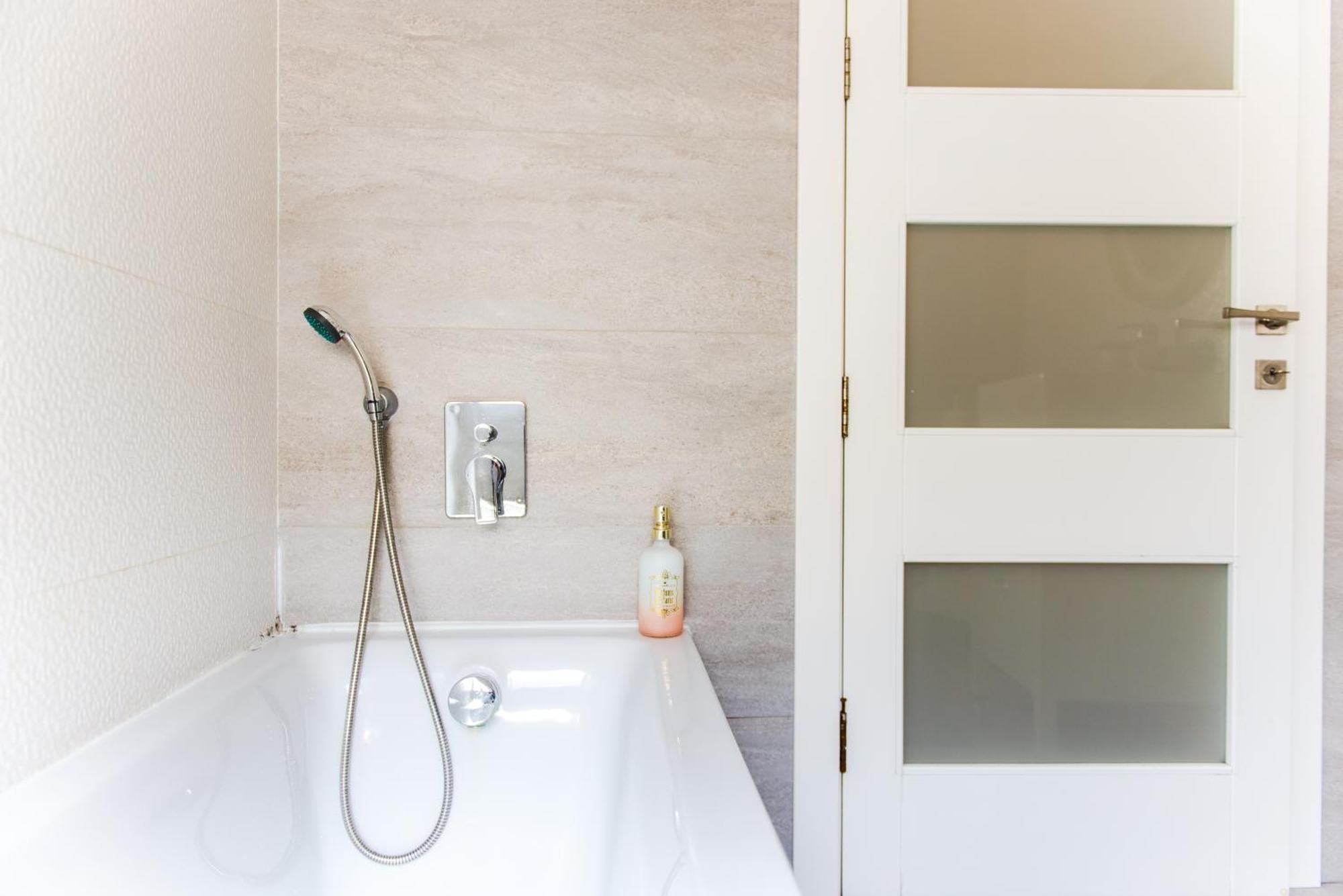Mediterranean Abode - Spacious Apartment In Swieqi Is-Swieqi Екстериор снимка