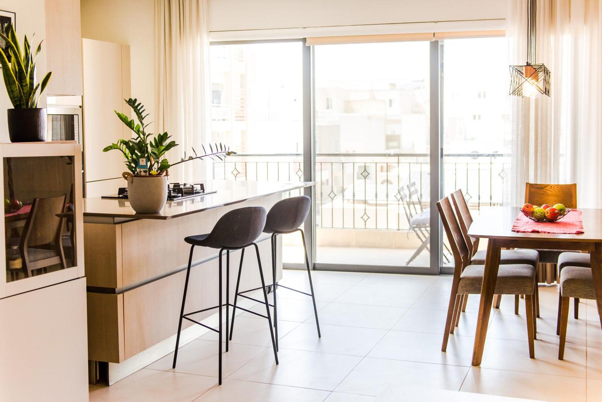Mediterranean Abode - Spacious Apartment In Swieqi Is-Swieqi Екстериор снимка